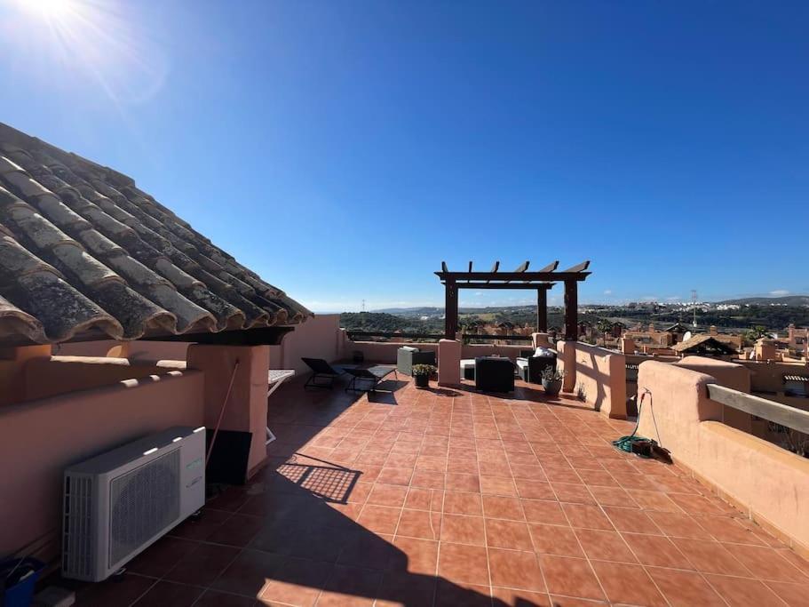 Schoenes Penthouse Mit Meerblick Pura Vida Bahia de Casares Eksteriør billede