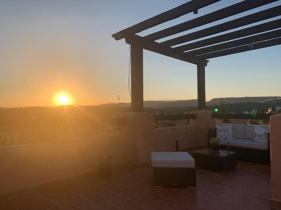 Schoenes Penthouse Mit Meerblick Pura Vida Bahia de Casares Eksteriør billede